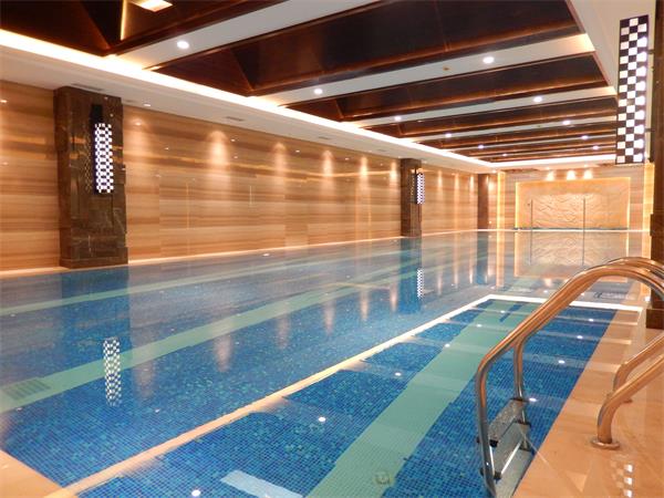 學(xué)校適合建什么泳池，泳池方案怎么做？