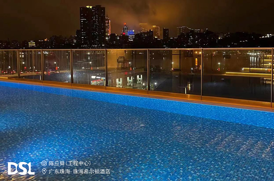室外泳池