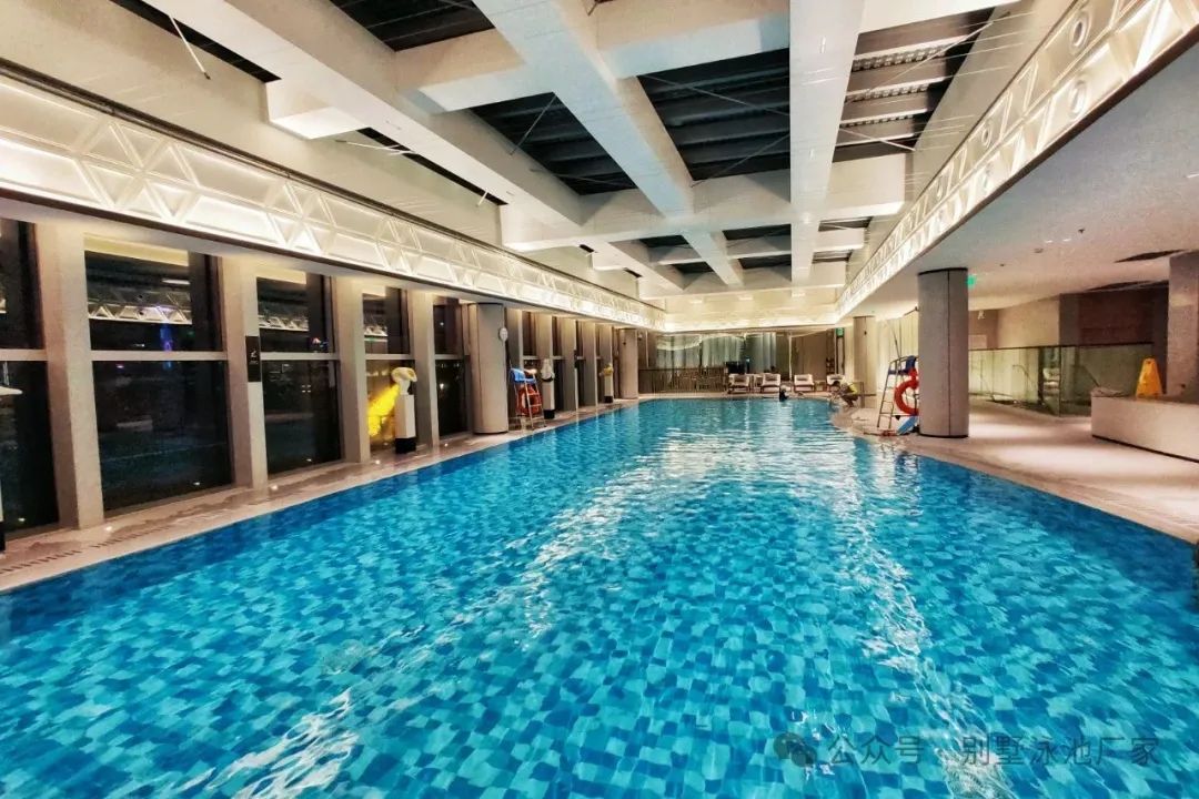 <b>一線城市私家別墅游泳池建造公司哪家好？戴思樂 53 城網(wǎng)點覆蓋！</b>